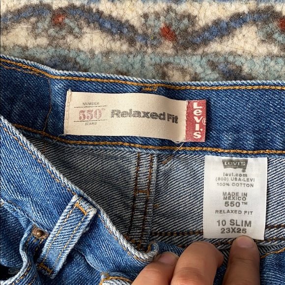 550 Levi’s Jeans - Picture 3 of 3